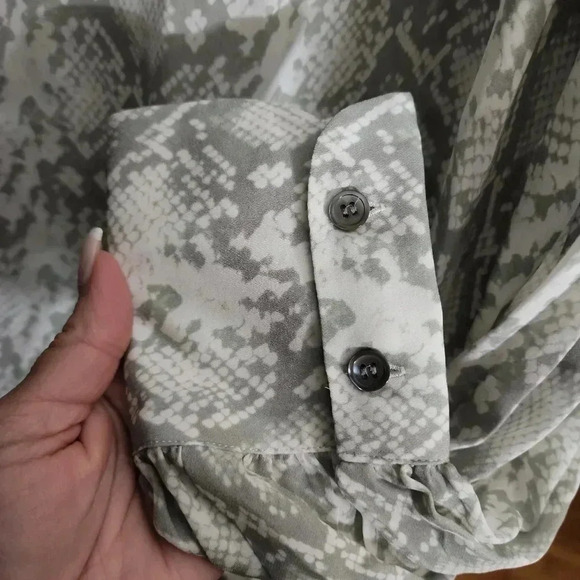 ELIE TAHARI SILK TOP - Picture 3 of 5